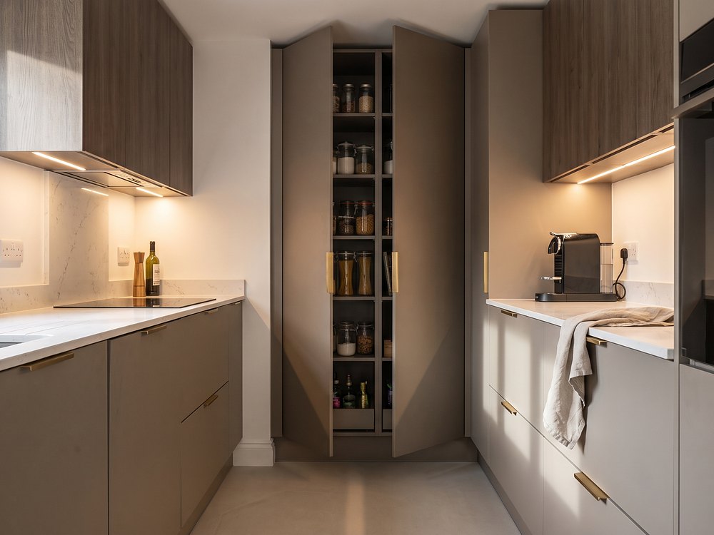 Custom fitted kitchen with quartz worktop